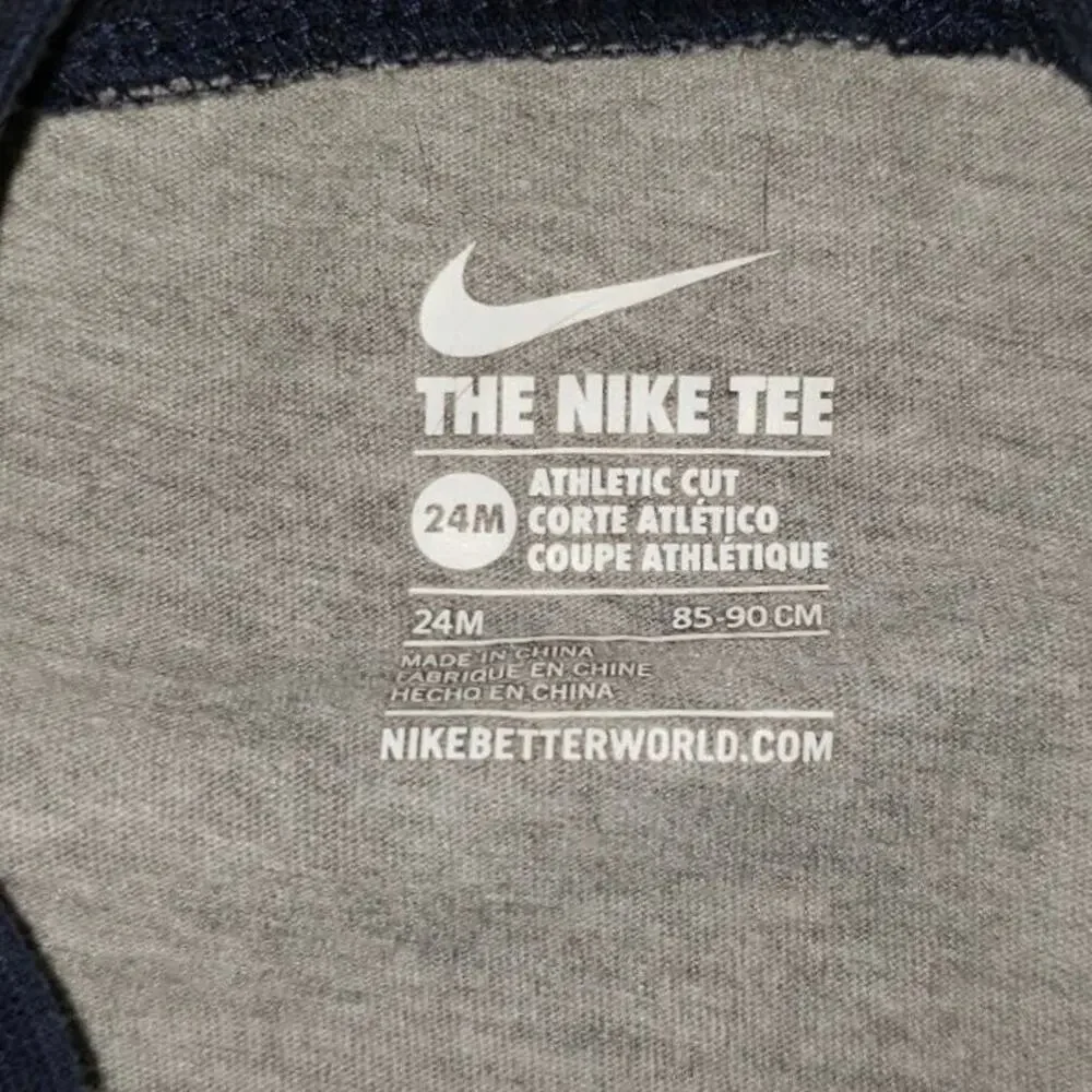 Nike Boy’s 24M Long Sleeve Graphic T-shirt